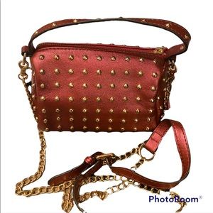 Small bag. Crossbody or can be a clutch